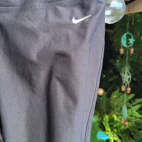 Nike Capris - Picture 4 of 11